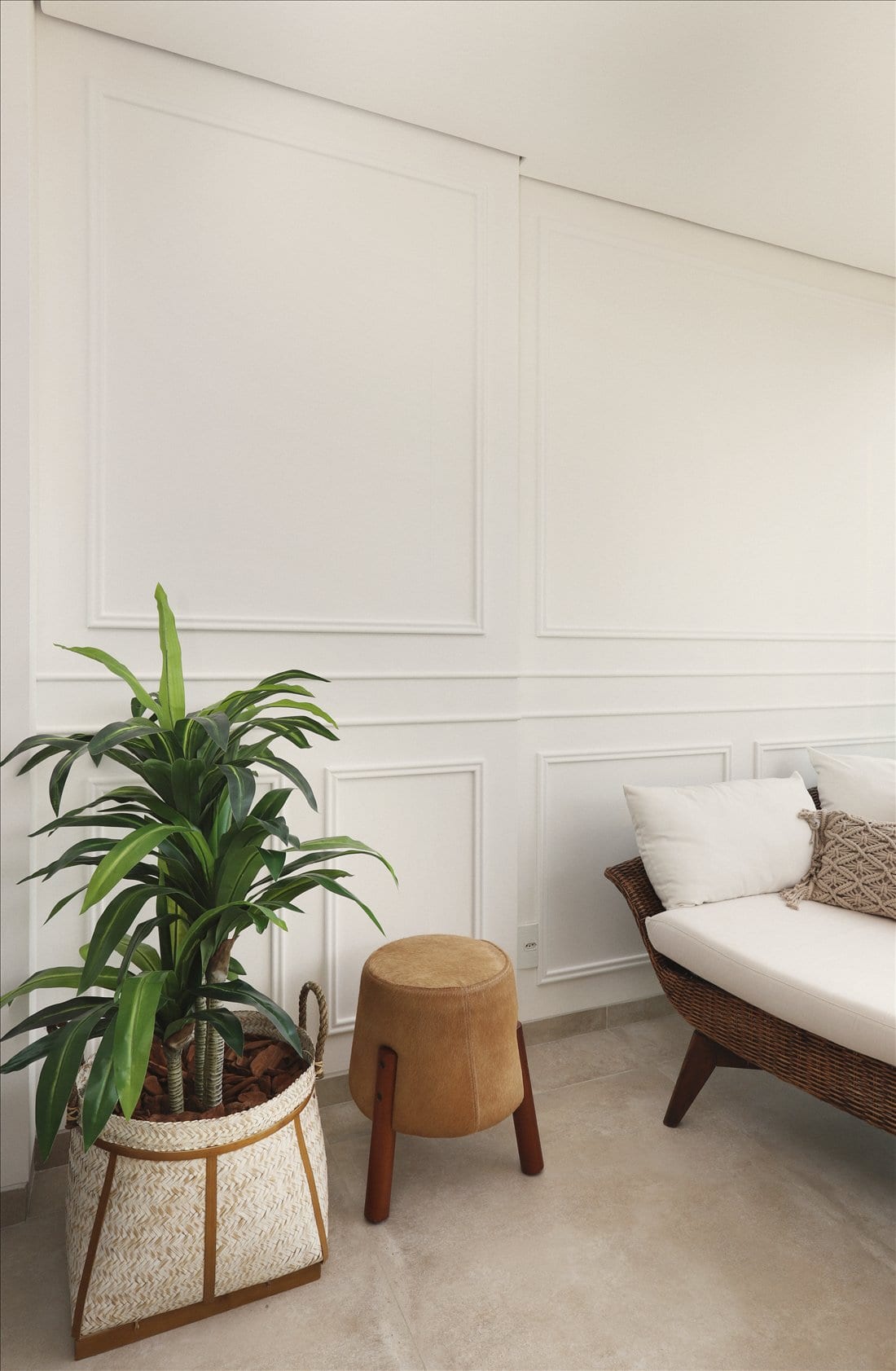 Vila Leopoldina: a daybed junto à janela, foto Mariana Orsi